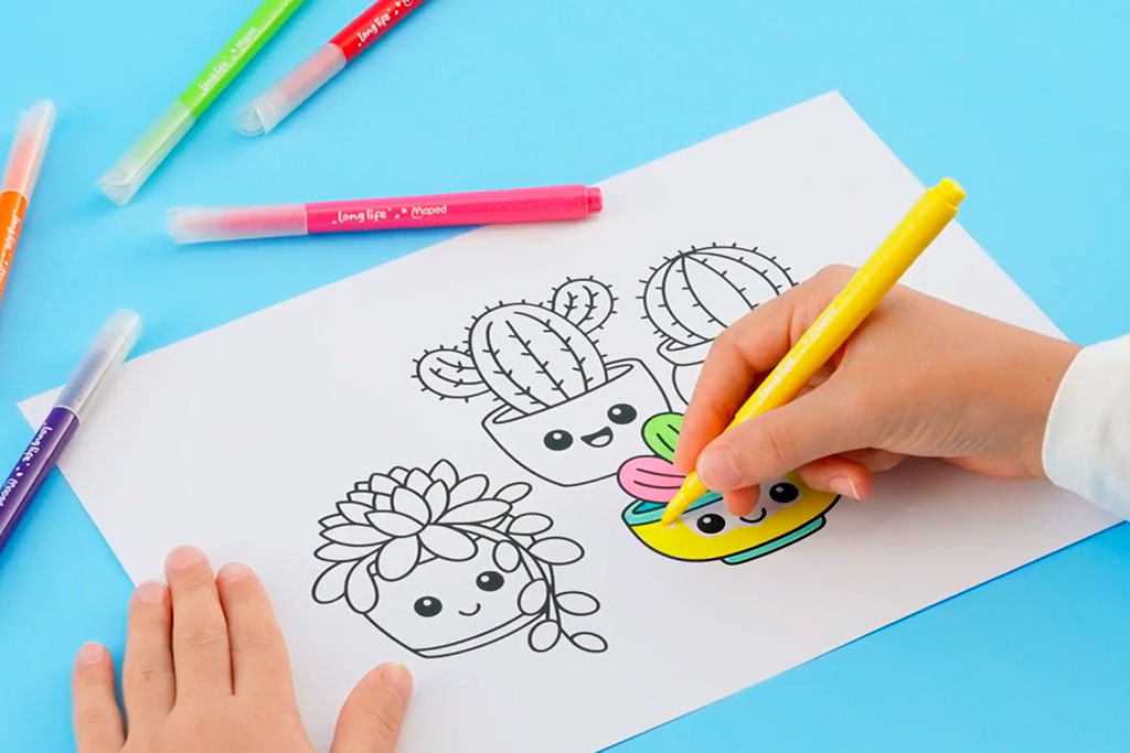 Dziecko rysujące flamastrem Maped Long Life cienką i grubą linią